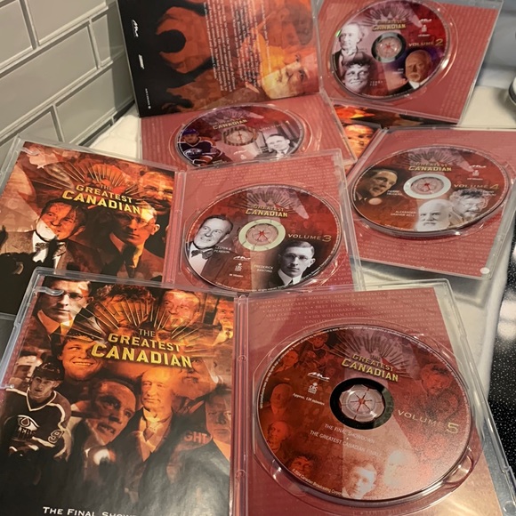 SALE!! The Greatest Canadian box set - Picture 3 of 9